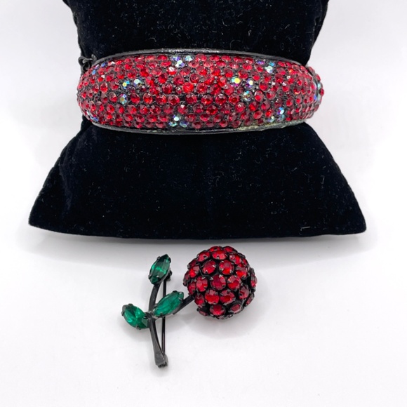 Warner Vintage Signed Cherry Brooch Pin & Bracelet Set - Picture 1 of 16